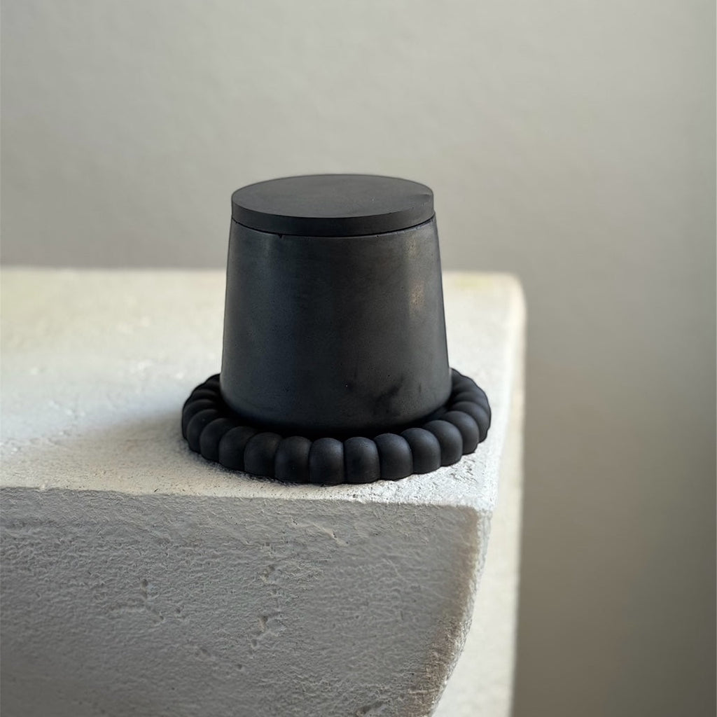 Black elegant cement candle set